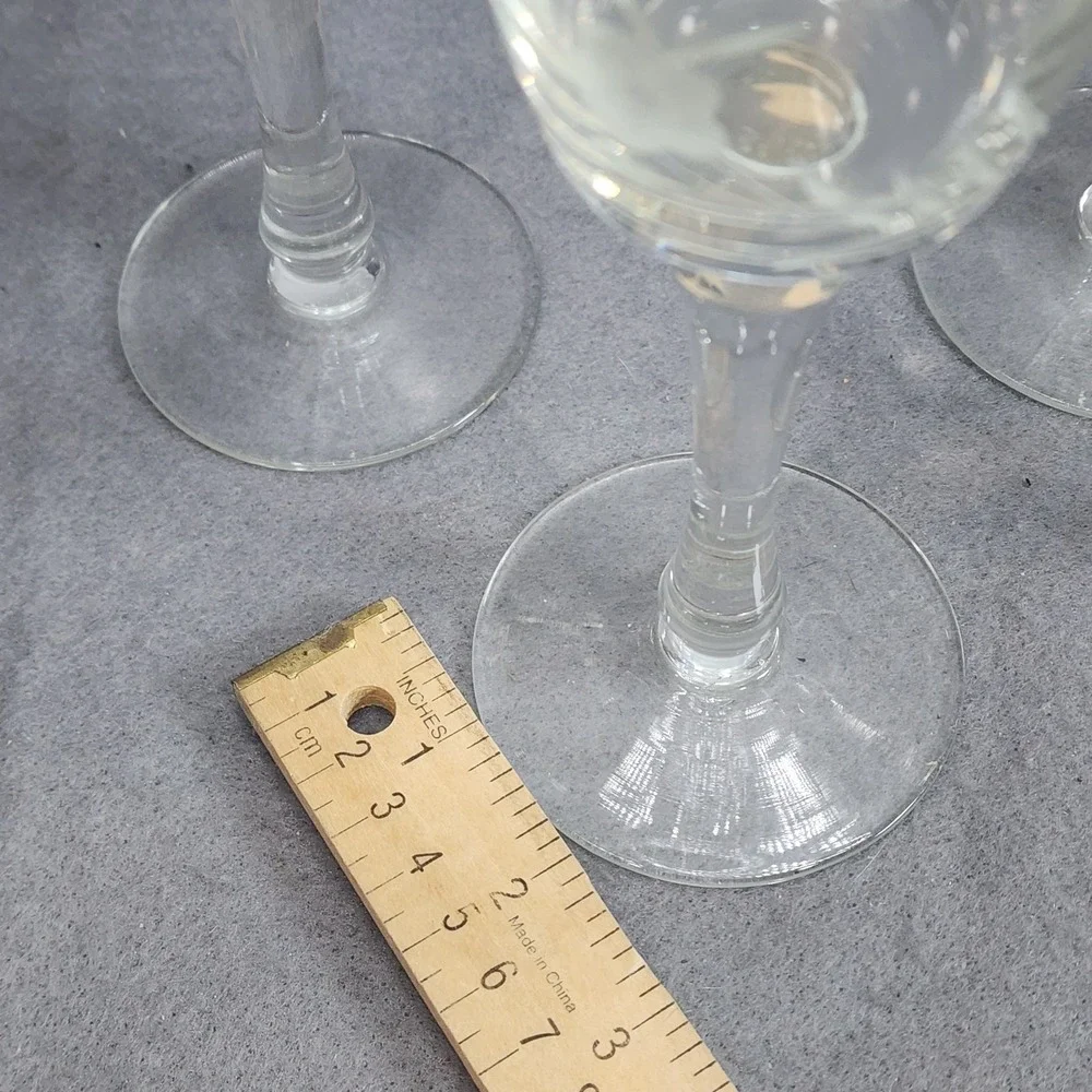 Vintage‎ Wine Glasses Clear Etched Floral Vintage Stemware Set of 4 7.25in